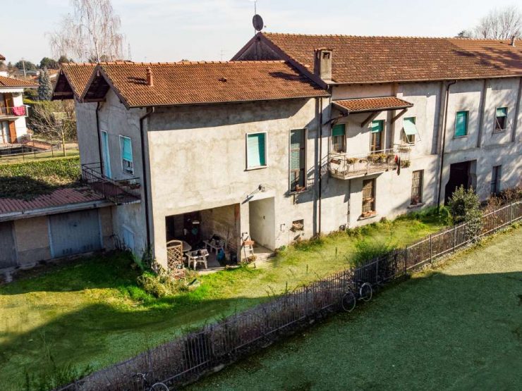 CASA INDIPENDENTE CON GIARDINO E BOX A PRESEZZO