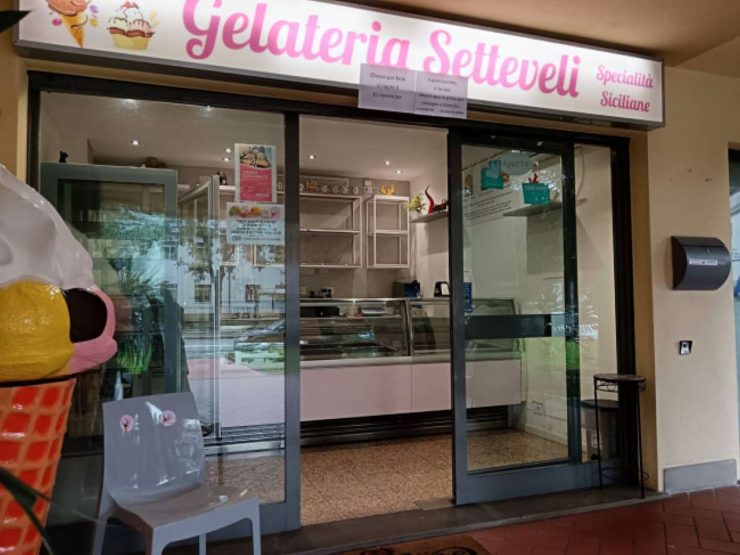 cedesi rinomata gelateria artigianale, sita nel centro di Torre Boldone